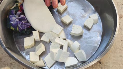 köyde peynir yapımı